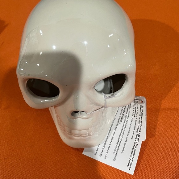 6/$25 White Ceramic Skull Decor - Picture 2 of 12